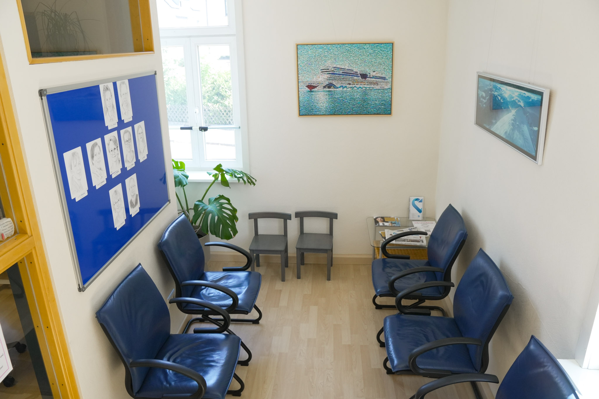 Wartezimmer Zahnarztpraxis Niederweimar